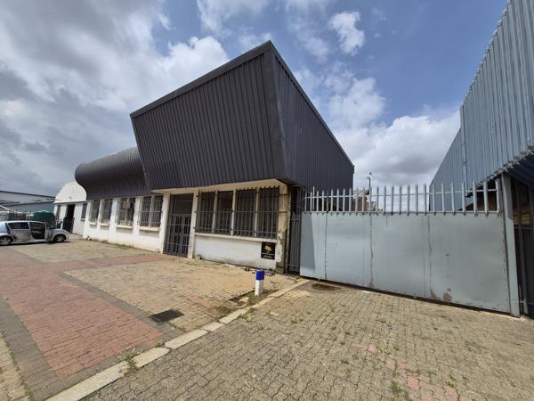 1 915 m² Industrial space