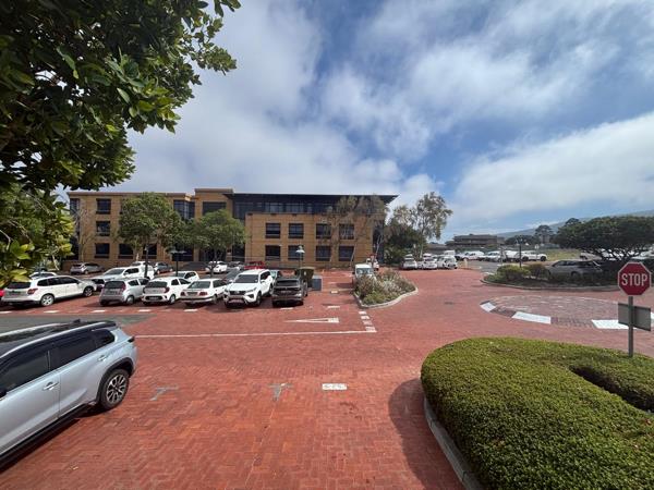 1 014 m² Commercial space