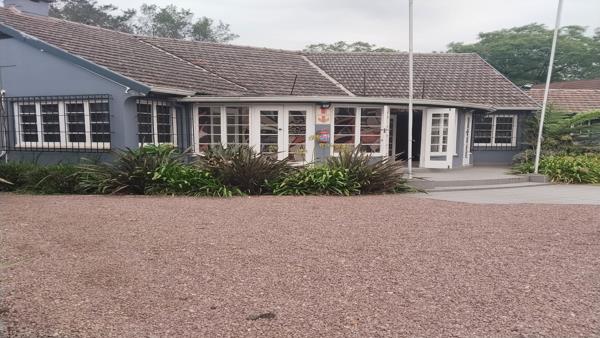 145  m² Commercial space