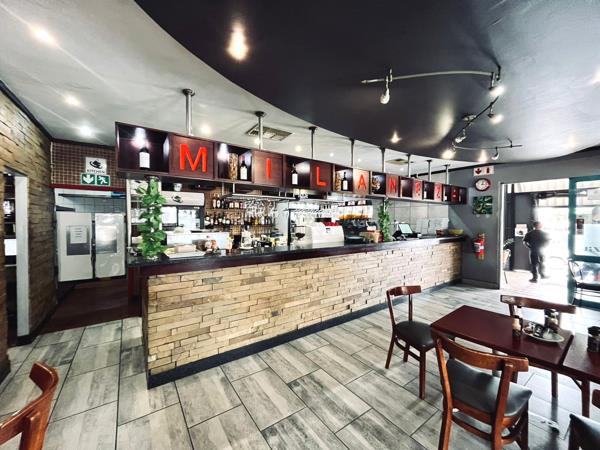 121  m² Commercial space