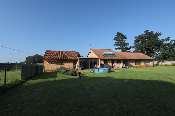 8 570 m² Smallholding