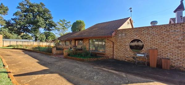 8 570 m² Smallholding