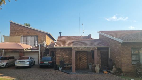 8 Bedroom House