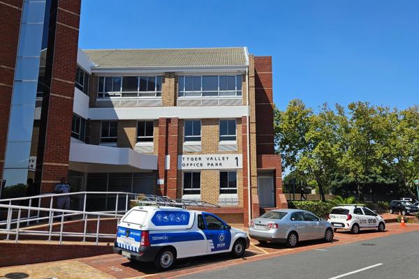 971 m² Commercial space