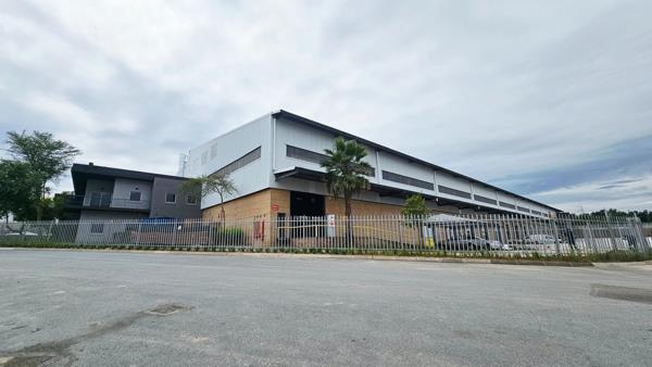 7 738 m² Industrial space
