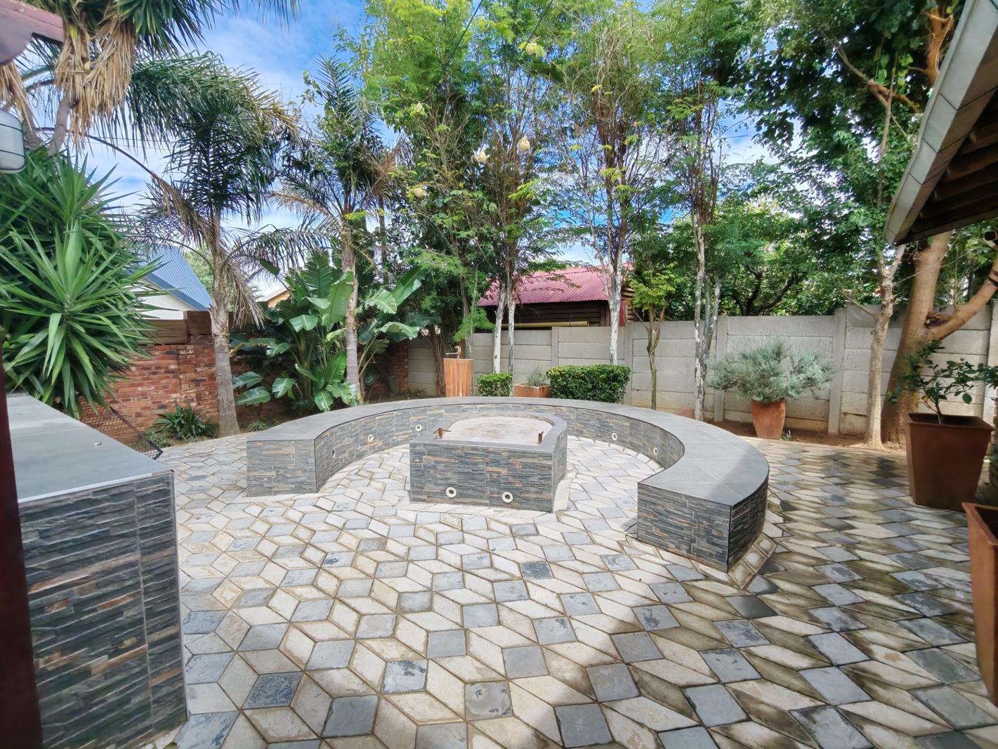 House in Fochville - View 5