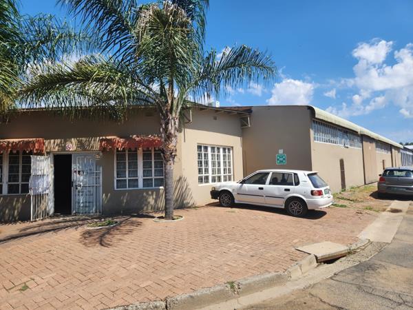 1 360  m² Commercial space