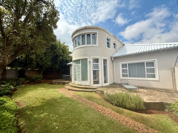 6 Bedroom House