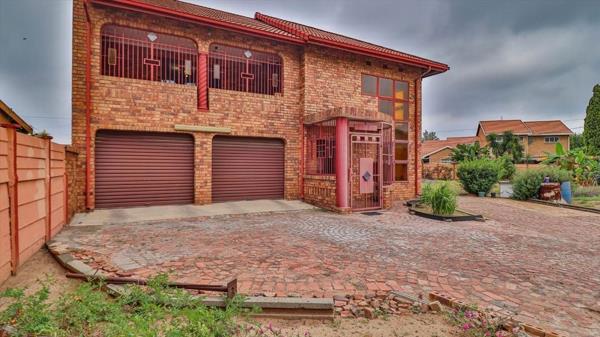 5 Bedroom House