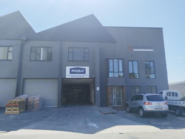 909 m² Industrial space