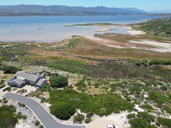 689 m² Land
