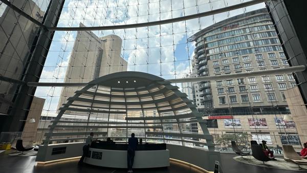 812 m² Office Space