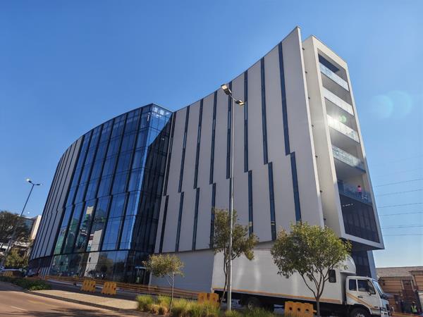 332 m² Commercial space