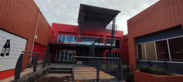 824 m² Commercial space