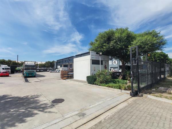 2 305 m² Industrial space