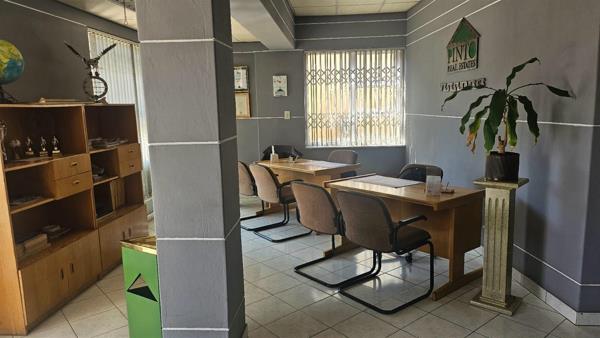 240 m² Commercial space