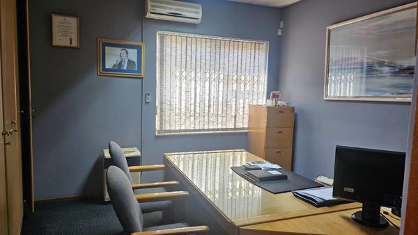 240 m² Commercial space