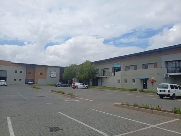 484 m² Industrial space