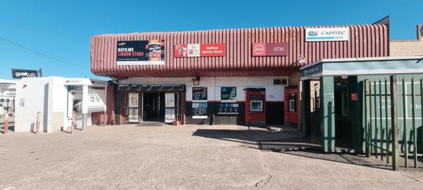 877  m² Commercial space