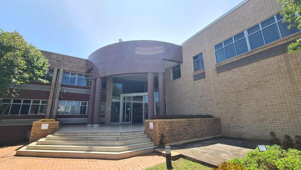 2 423 m² Office Space