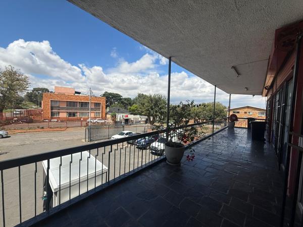 160  m² Commercial space