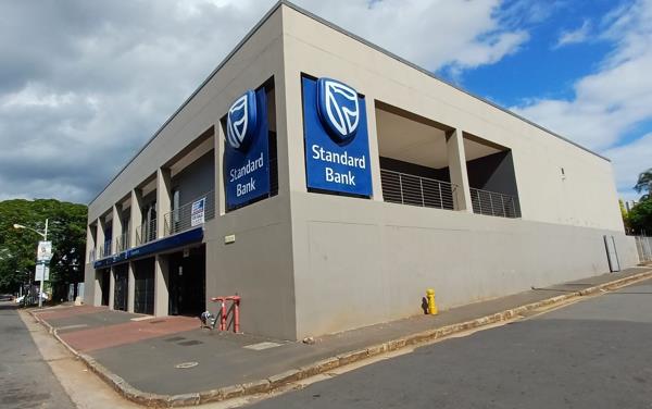959 m² Commercial space
