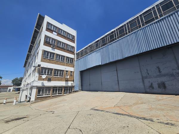 4 000  m² Industrial space