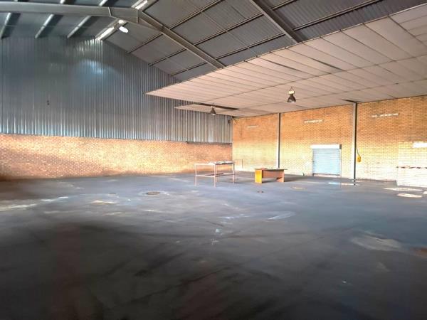 935 m² Commercial space