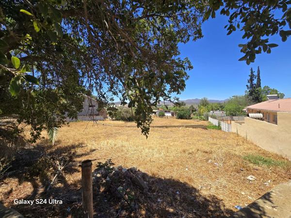 1 066 m² Land