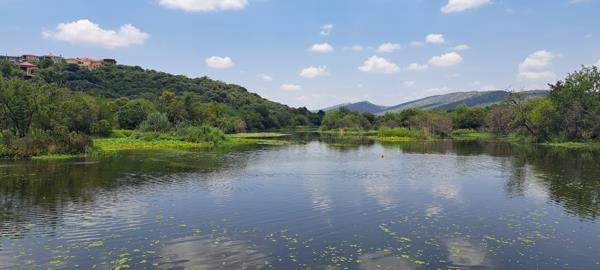 1 090 m² Land