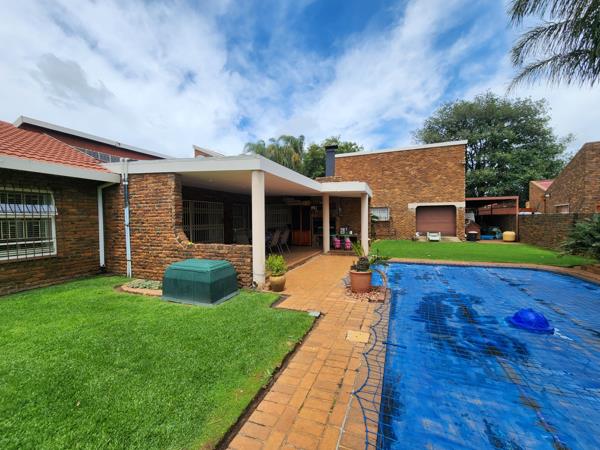 6 Bedroom House