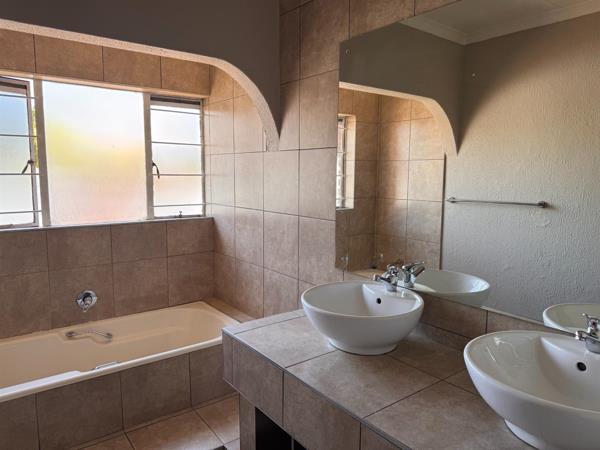 4 Bedroom Townhouse