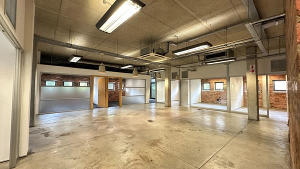 320 m² Office Space