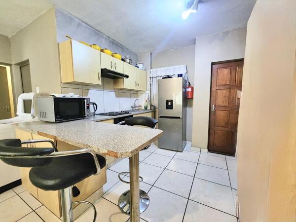 2 Bedroom Flat