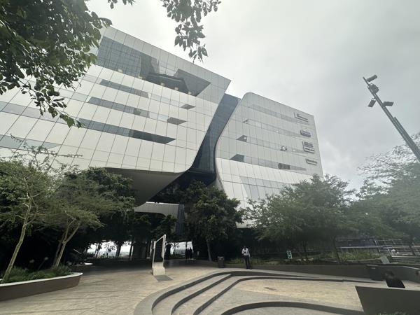 518 m² Commercial space