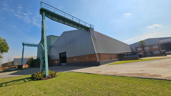 5 600 m² Industrial space