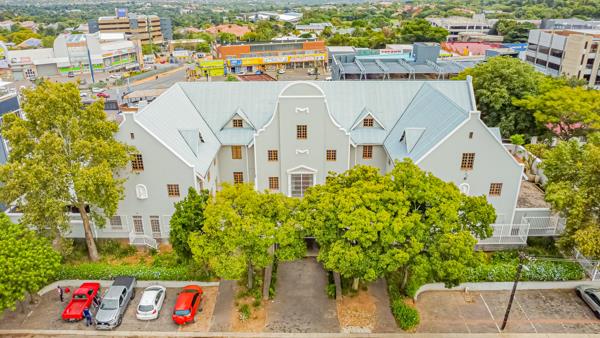 1 702 m² Commercial space