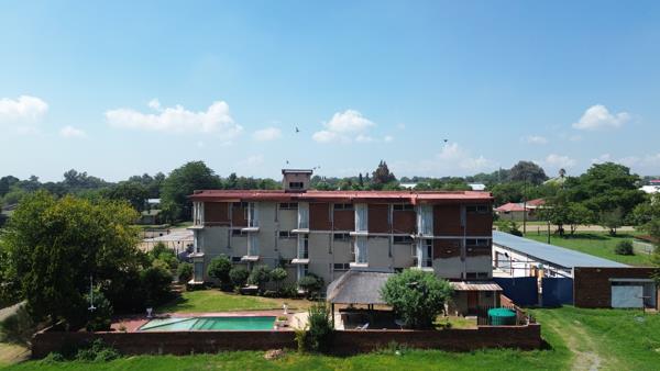 1 680  m² Commercial space