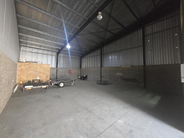 290  m² Industrial space