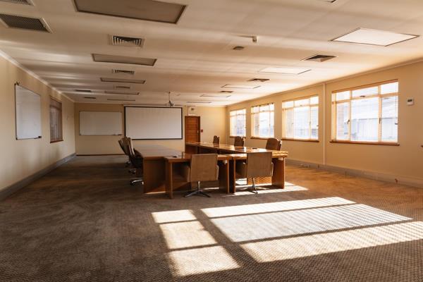 3 000 m² Office Space