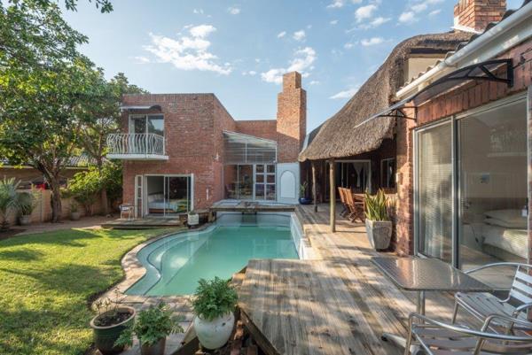 6 Bedroom House