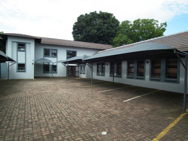 900  m² Commercial space