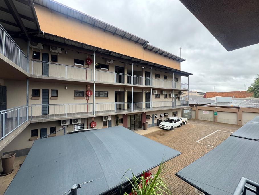 56  m² Commercial space