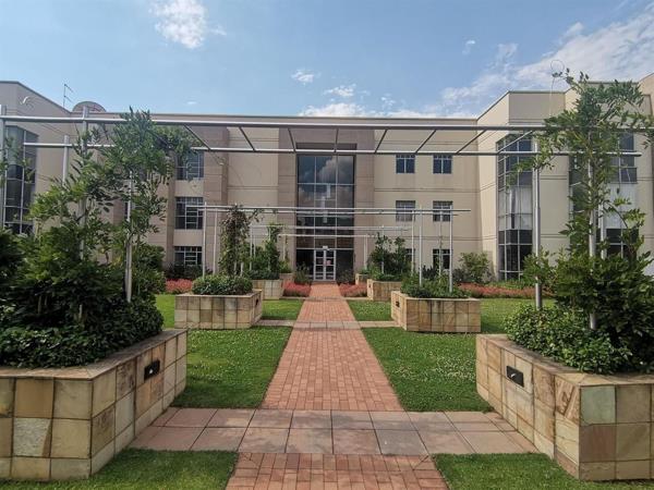 1 013 m² Office Space