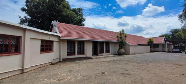 6 Bedroom House