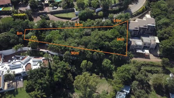1 800 m² Land