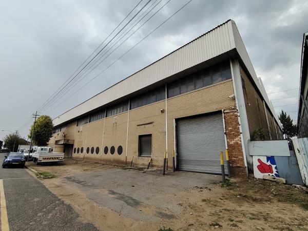 1 400  m² Industrial space