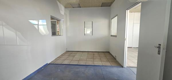 150  m² Commercial space