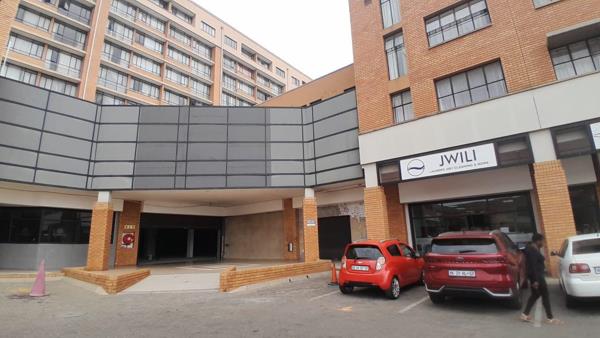 2 212 m² Retail Space