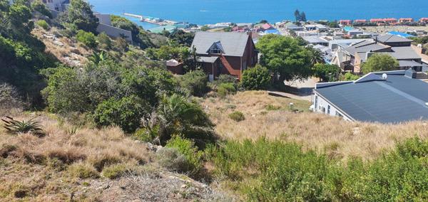 1 360 m² Land